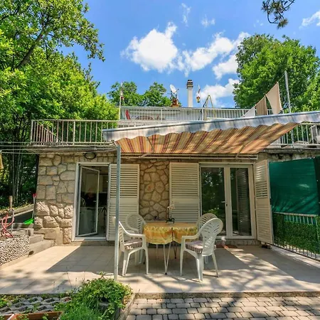 アパート 24 ツリクヴェニツァ