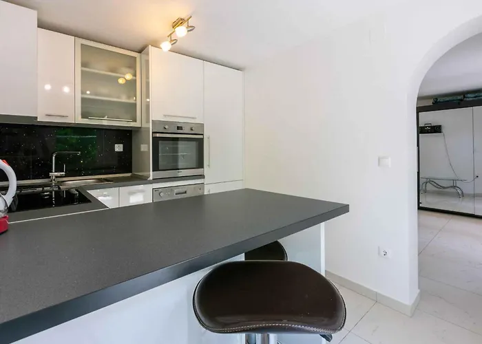 24 Apartament *