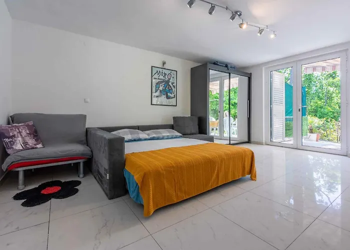 24 Apartament